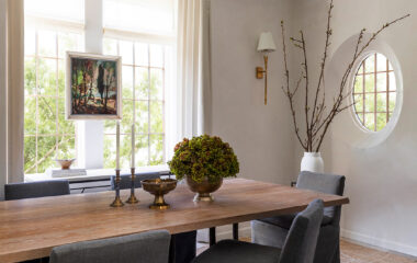 Charming cottage-style home dining area.
